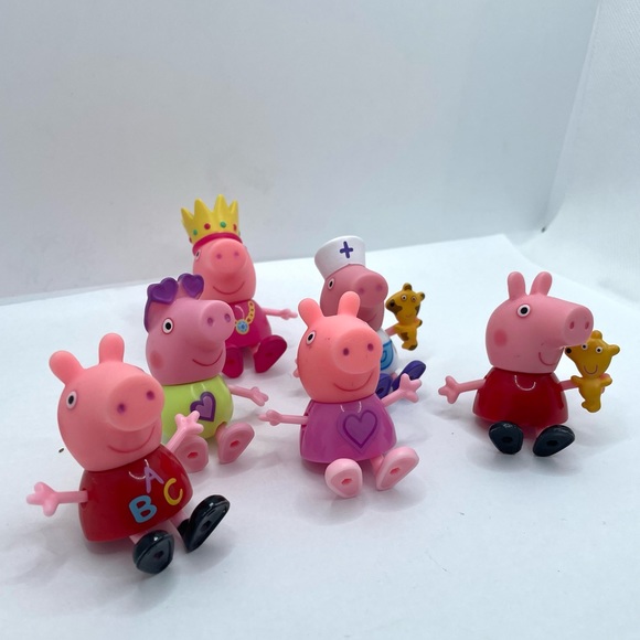 Set of 6 Peppa Pig Figurines. All Different variations of Peppa Pig Figures - Picture 3 of 8